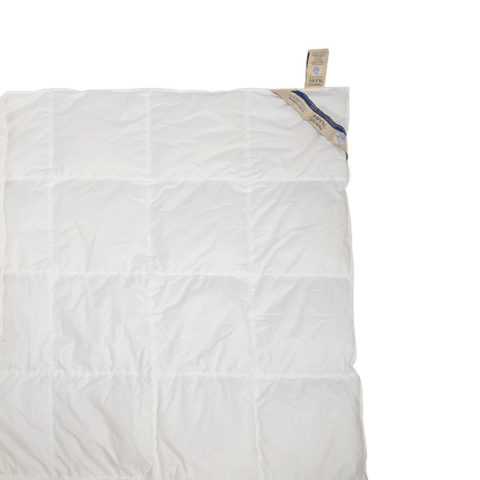 dettaglio piumone letto estivo